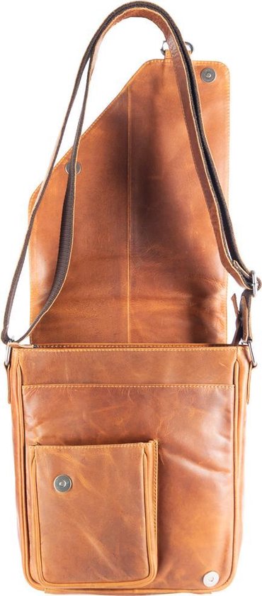Cognac schoudertas leer met een overslag klep en twee magneetsluitingen - Arrigo Leather Goods