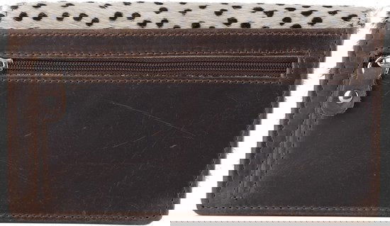 Cognackleurige damesportemonnee van echt leer met dierenprint en anti-skim bescherming - Arrigo.nl