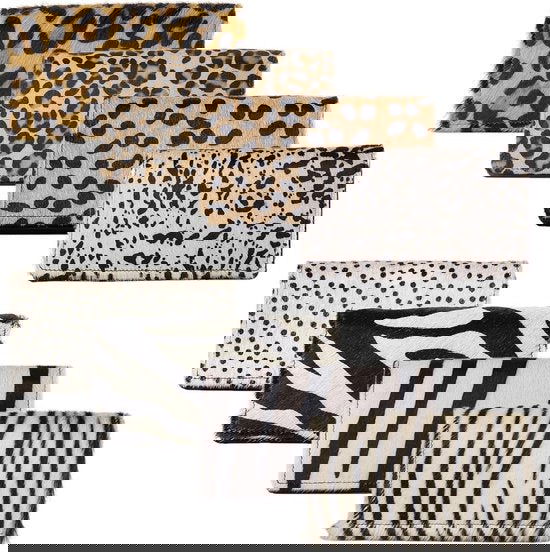 Cognackleurige leren damesportemonnee met dierenprint en anti-skim bescherming in zebra-design - Arrigo.nl