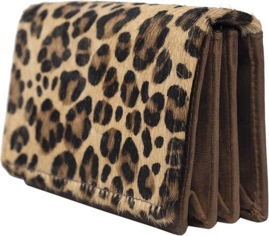 Kleine damesportemonnee van lichtbruin leer met dierenprint en RFID-bescherming - Arrigo.nl