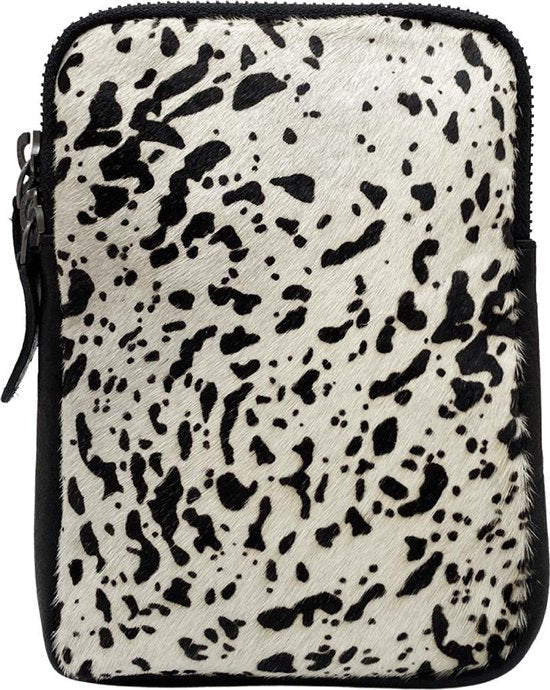 Leren Telefoontasje voor Dames met Verstelbare Schouderband in Zwart met Dierenprint - Arrigo.nl