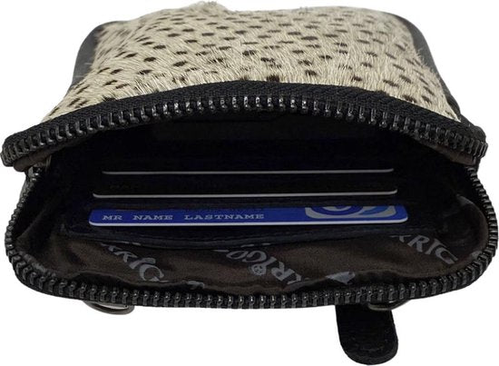 Leren telefoontasje dames met een verstelbare schouderband zwart met dierenprint - Arrigo Leather Goods