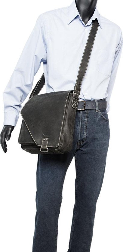 Zwarte Leren Schoudertas met Overslagklep en Twee Magneetsluitingen - Arrigo.nl