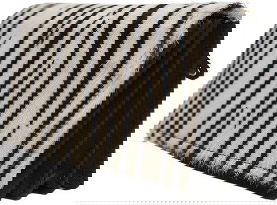 Zwarte damesportemonnee van buffelleer met anti-skim bescherming en zebra-dierenprint - Arrigo.nl