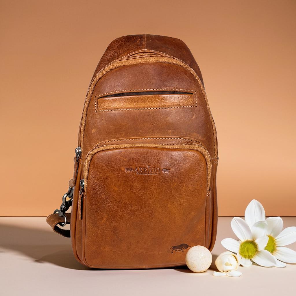 Slingbag rundleer cognac