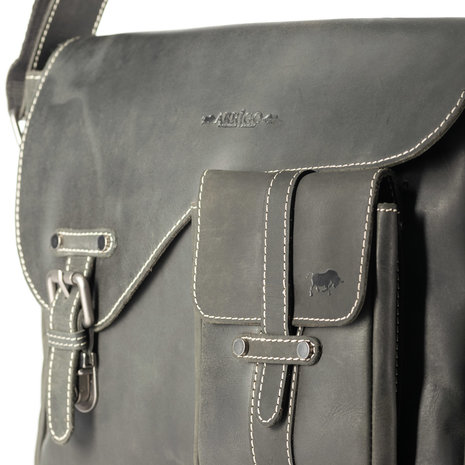 Zwarte messenger bag - schoudertas van buffelleer - Arrigo.nl