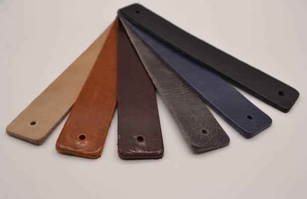 Brown leather handles in the size XL